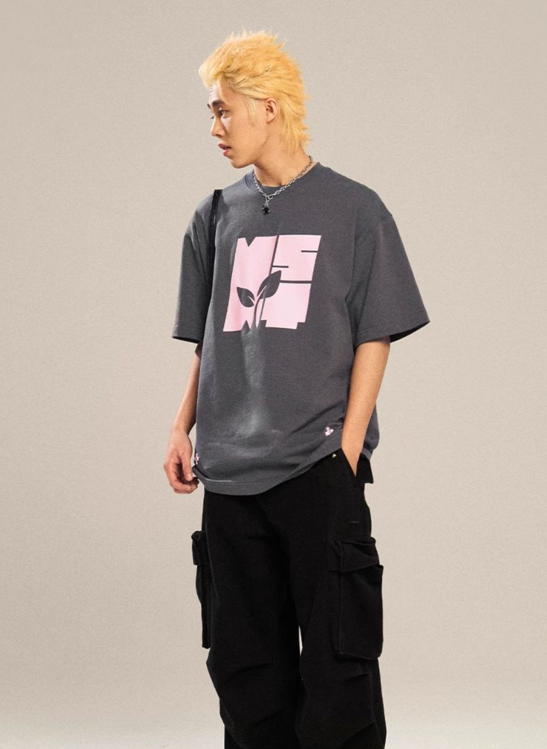 Graphic T-Shirt with Contrast Logo - chiclara